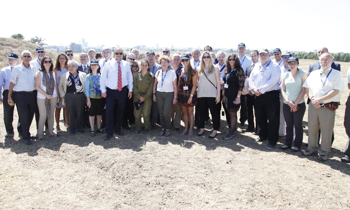 Shimon Peres, 78-strong World Jewish Congress delegation pay joint solidarity visit to Israel’s battered south