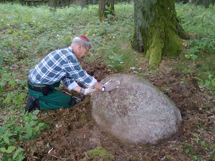 Darbėnų žydų kapinių tvarkymo tarptautinis projektas 2014 Darbėnų žydų kapinių tvarkymo tarptautinis projektas 2014