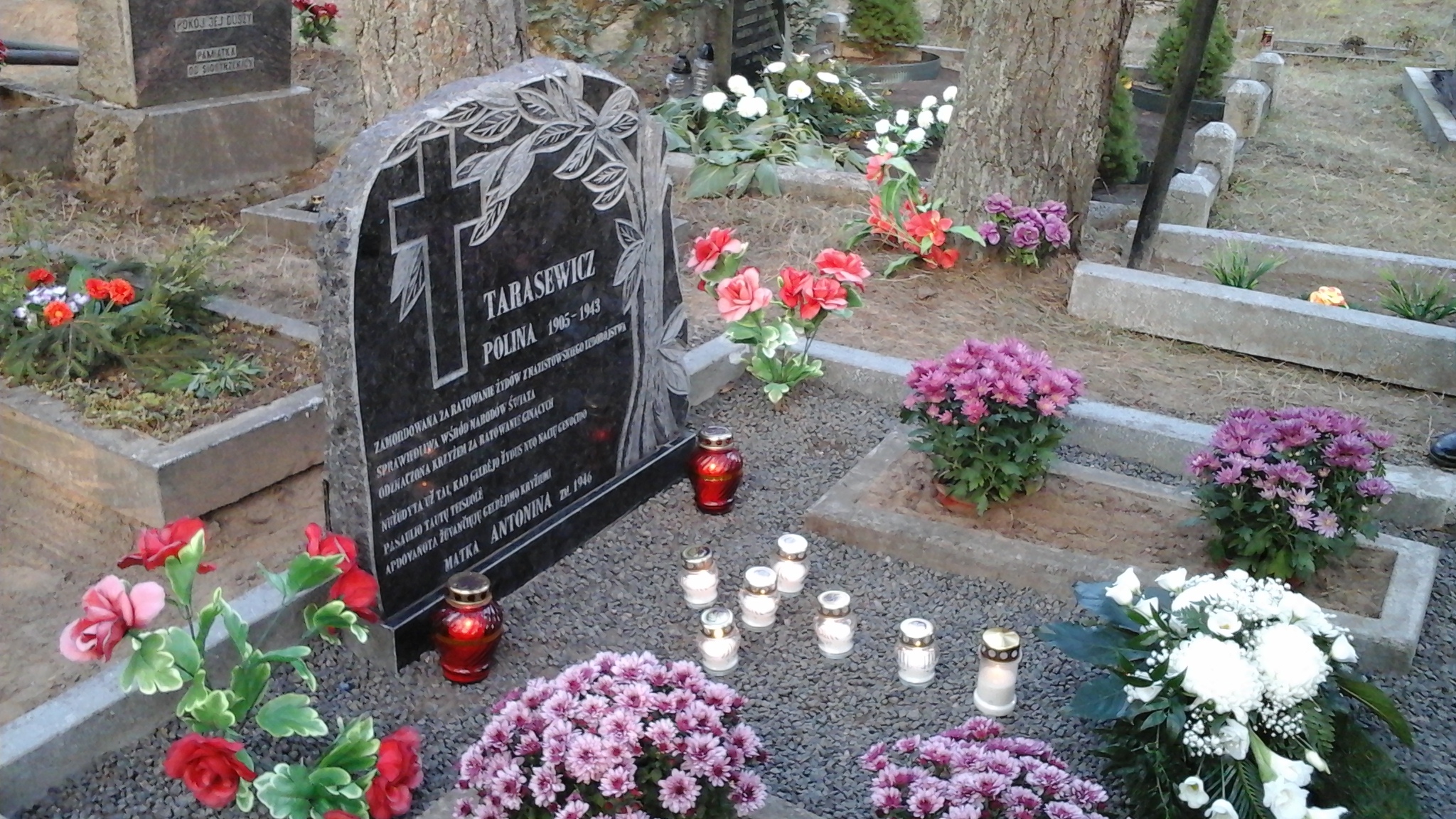 New Monument Unveiled to Commemorate Rescuer of Jews Polina Tarasewicz