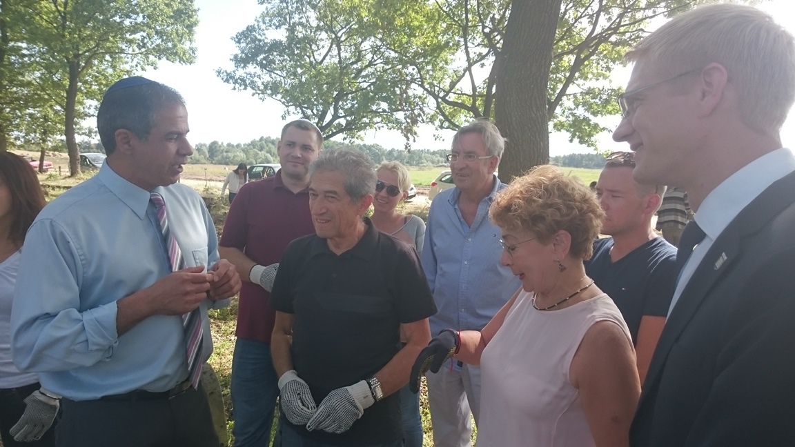 LŽB talkininkai tvarkė Žaslių žydų kapines