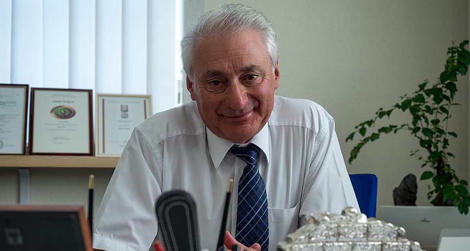 Jewish School Principal: “The Children Don’t Cry and There’s No Blood Here” Jewish School Principal: “The Children Don’t Cry and There’s No Blood Here”