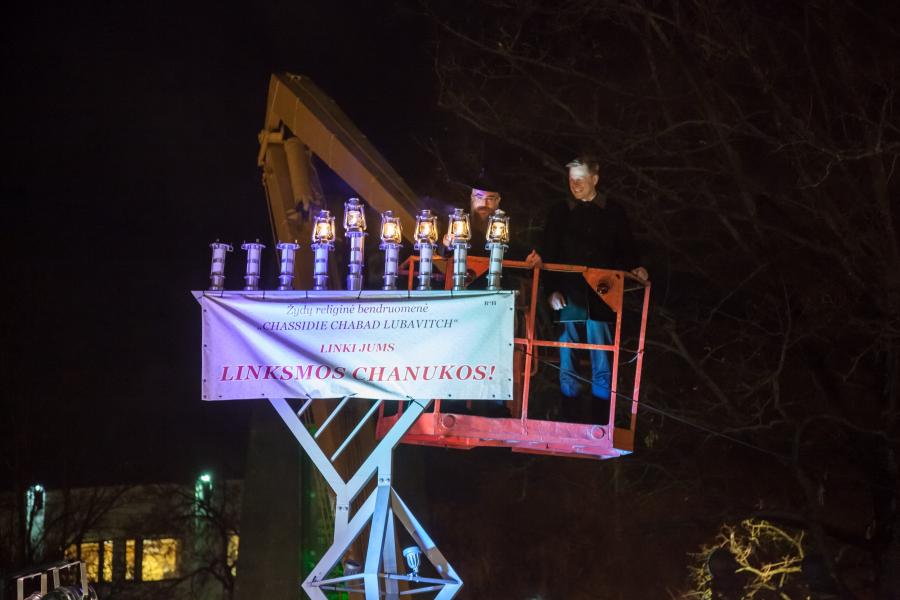 Vilniaus centre uždegta Didžioji Menora
