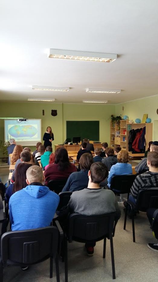 Panevėžio jaunimas susipažįsta su Izraeliu Panevėžio jaunimas susipažįsta su Izraeliu
