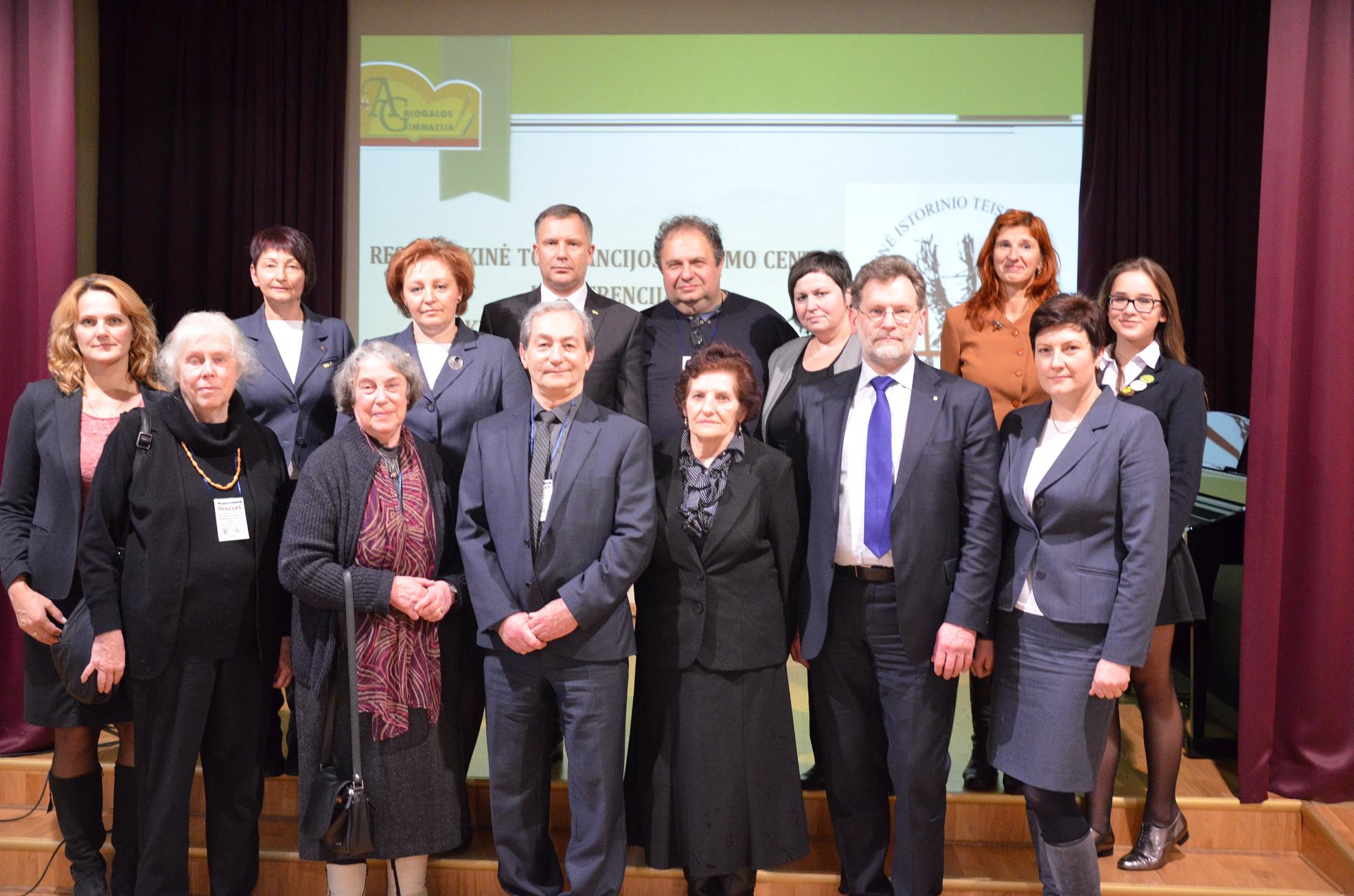 Ištiesta pagalbos ranka, gelbstinti žydus Holokausto metu Ištiesta pagalbos ranka, gelbstinti žydus Holokausto metu