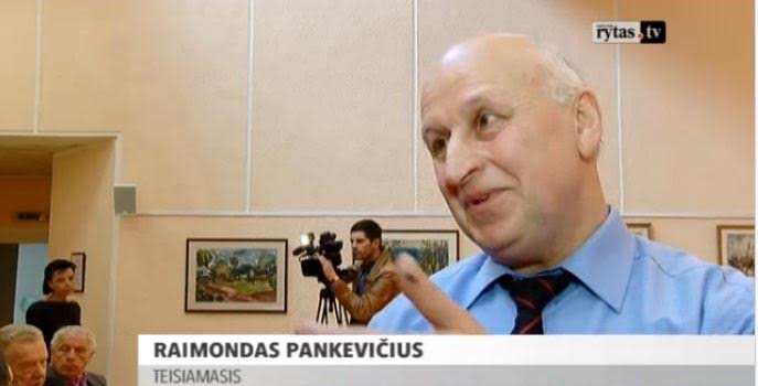 Už Holokausto neigimą – teisiamųjų suolas