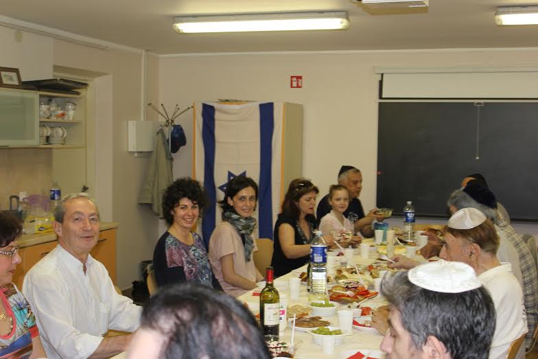 Kauno bendruomenė susirenka švęsti Šabatą kiekvieną penktadienį