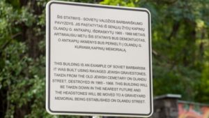 Pastotė iš antkapiu