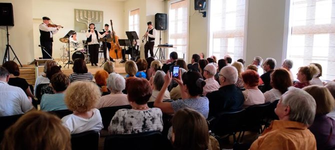 Rumunijos klezmerių ansamblio „Mazel Tov“ iš Klužo-Napokos koncertas