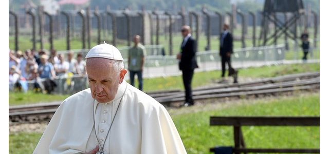 Lietuvos žiniasklaida nušvietė popiežiaus Pranciškaus apsilankymą Aušvice: