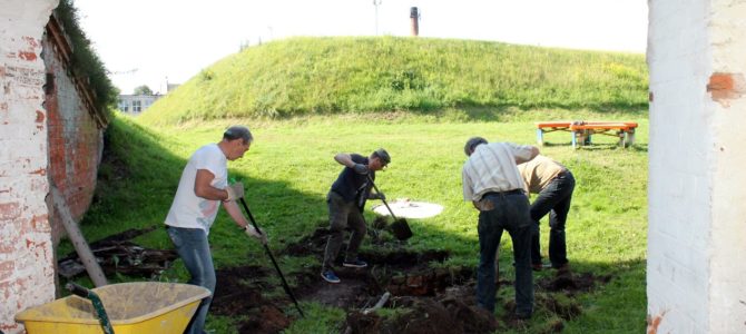Kauno žydų bendruomenės narių talka VII forte