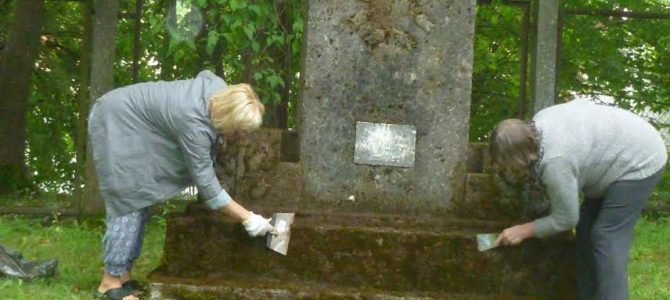 Telšių žydų kapinėse antkapius valo samariečiai ir Telšių “Atjautos” savanoriai