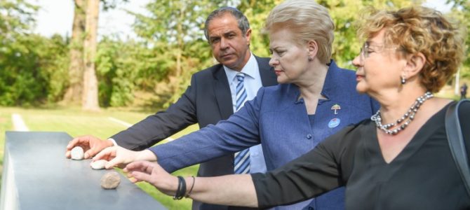 Lietuviai atviresnėmis akimis pradeda žiūrėti į Holokaustą, sako prezidentė
