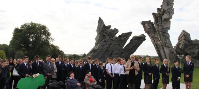 Rugsėjo 23 d. Kaune, IX forte vyko Holokausto aukų atminimui skirtas renginys. Rugsėjo 23 d. Kaune, IX forte vyko Holokausto aukų atminimui skirtas renginys.