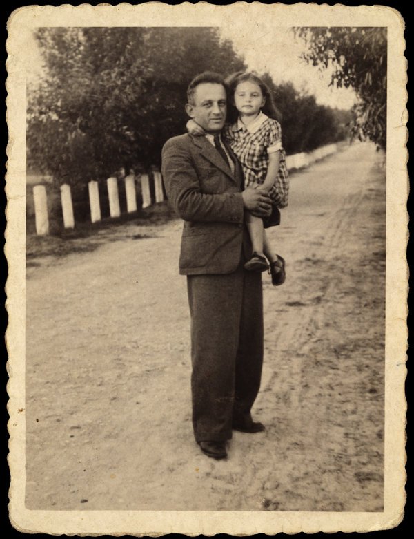 10eliach-obit2-articlelarge