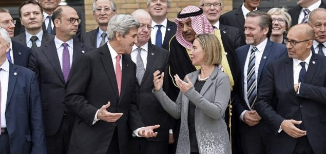 Nepaisydami Izraelio nuomonės, po Paryžiaus aukščiausiojo lygio susitikimo ES ministrai buriasi taikos pastangoms