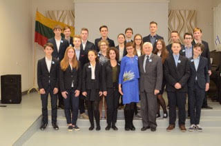 Laisvės gynėjų dieną Šolomo Aleichemo ORT gimnazija minėjo su prezidentu Valdu Adamkumi