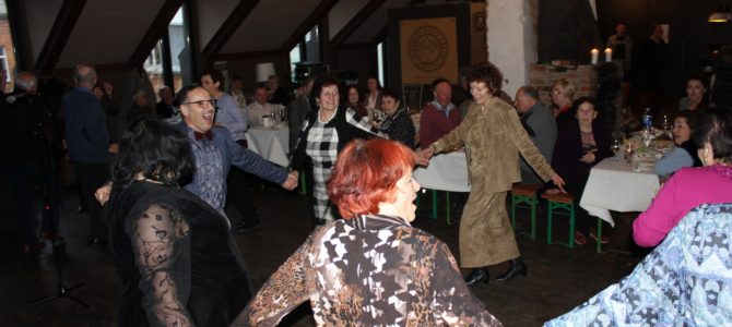 Kauno žydų bendruomenė švenčia Pesachą su šokiais ir dainom