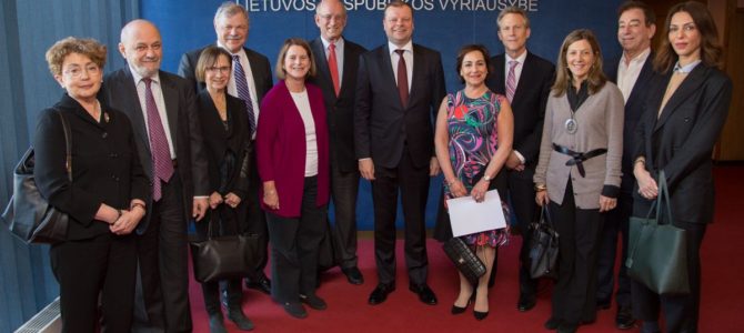 Premjeras Saulius Skvernelis susitiko su Amerikos žydų komiteto atstovais