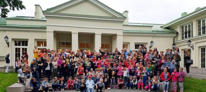 Izraelio ambasada dalyvavo akcijoje “Padovanok vaikui vasarą”