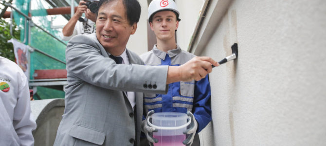 Sugiharos namo restauruoti atvykę japonai: norime žmonėms suteikti laimės