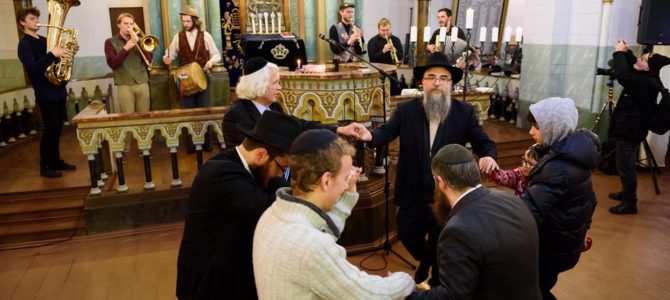 Linksma Chanukos šventė Vilniaus choralinėje sinagogoje