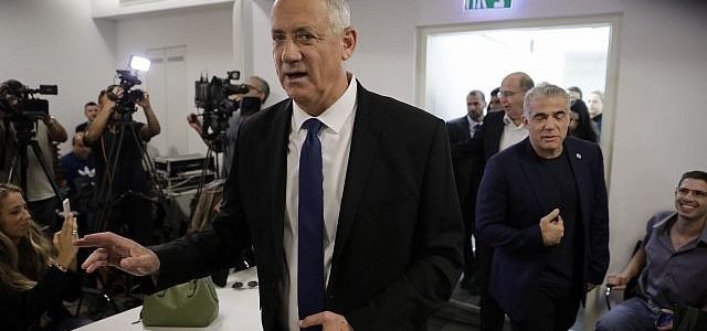 Gantzas sako, kad jis turėtų vadovauti Izraelio vienybės vyriausybei, atmeta dešiniųjų vadovaujamą koaliciją