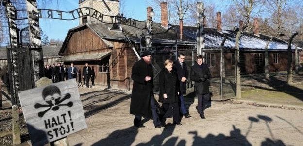 Ангела Меркель впервые посетила Освенцим