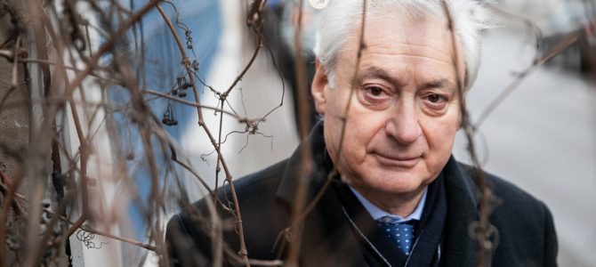 Žydų gimnaziją palikęs Miša Jakobas sudėliojo taškus, kodėl Lietuvos švietimas skęsta bėdose Žydų gimnaziją palikęs Miša Jakobas sudėliojo taškus, kodėl Lietuvos švietimas skęsta bėdose