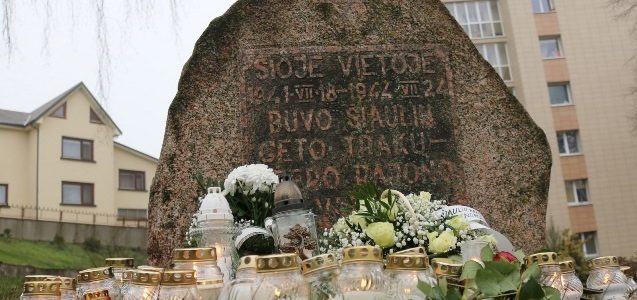 В Шяуляй почтили память жертв Холокоста