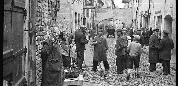 Jewish Quarter of Vilnius: From Grand Duke’s Privilege to Soviet Demolition