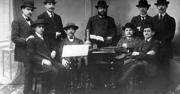 Bendros istorijos saitais susieti