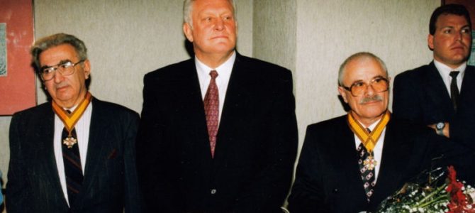 Istorinis atsiprašymas: kaip A.Brazauskas prieš 25 metus Izraelyje lietuvių vardu atsiprašė žydų tautos Istorinis atsiprašymas: kaip A.Brazauskas prieš 25 metus Izraelyje lietuvių vardu atsiprašė žydų tautos