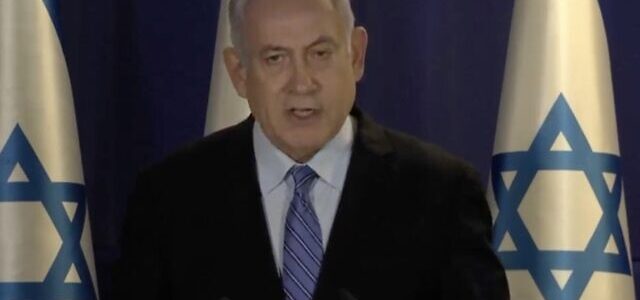 Izraelis uždraus daugiau nei 2 žmonių susibūrimus, įves dar papildomus darbo vietos apribojimus