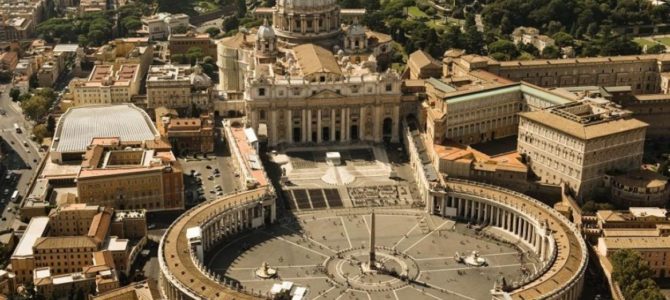 Ватикан рассекречивает документы о “Папе Гитлера”