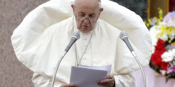 Президент Израиля поблагодарил папу римского за борьбу с антисемитизмом