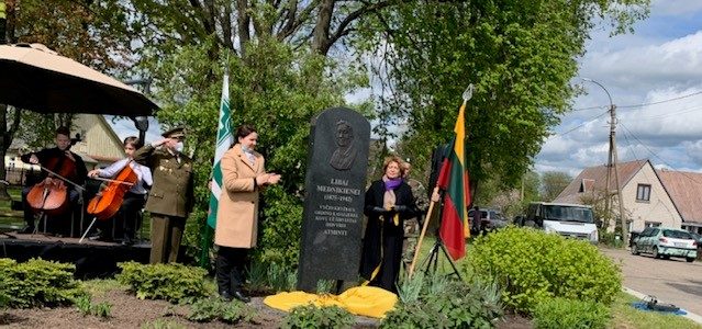 Nepriklausomybės kovų dalyvei Libai Mednikienei  atidengtas paminklas Širvintose