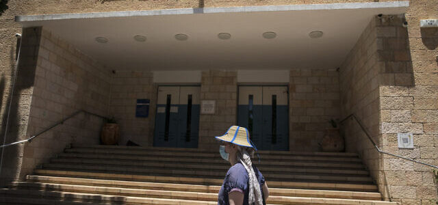 Tūkstančiai Izraelio moksleivių pirmadienį, birželio 1d. išsiųsti į izoliaciją dėl koronaviruso