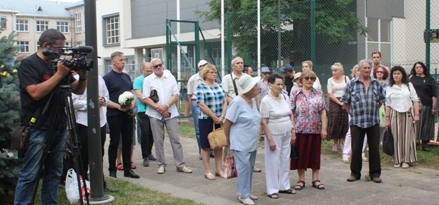 В Каунасе почтили память жертв погрома в гараже “Лиетукис”