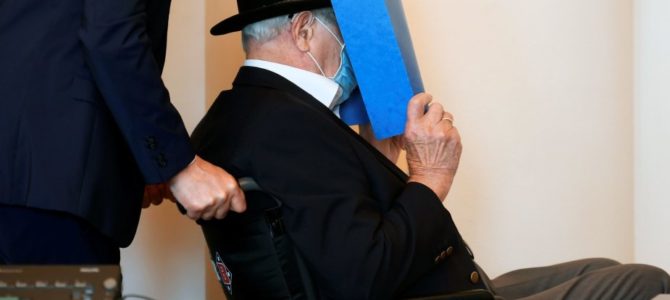 Buvusiam nacių stovyklos sargybiniui skirta lygtinė laisvės atėmimo bausmė