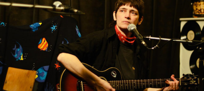 Поэт и переводчик А. Герасимова: “Стыдно быть в такой обойме” Поэт и переводчик А. Герасимова: “Стыдно быть в такой обойме”