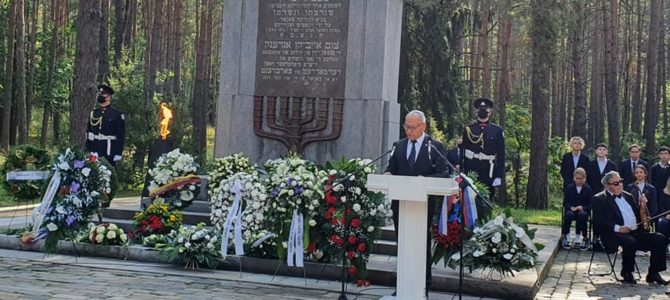 Izraelio ambasadoriaus Lietuvoje Yossi  Levy kalba Paneriuose