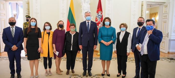 Prezidentas įteikė Žūvančiųjų gelbėjimo kryžius