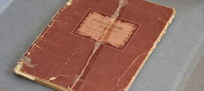 Раритетная тетрадь со стихами, написанными в Аушвице, передана в дар музею