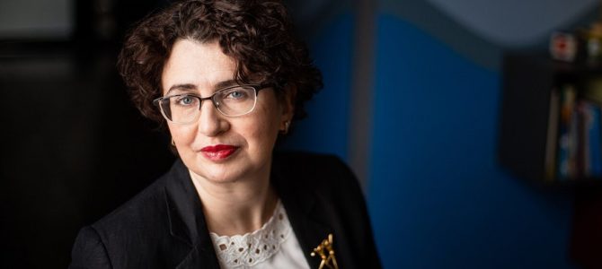 Ruth apie senelių išgyventą Holokaustą: kiek yra istorijų, kaip mokytojai šaudė savo mokinius, o kunigas skambino varpais, kad nesigirdėtų šūvių