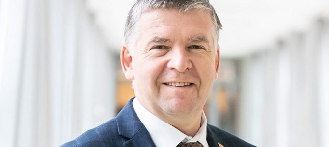 Holokausto aukų atminimo dienos kalboje, Seimo narys, Lietuvos įstatymų leidėjas sako, kad žydai ir komunistai  dalinasi atsakomybe