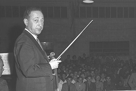 Jascha Heifetzas – geriausiu visų laikų smuikininku tituluojamas litvakas, vasario 2d. 2021 minime jo 120 metines