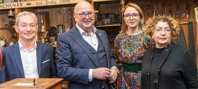 Gegužės 6d. Kaune žinomas kolekcininkas Julius Urbaitis pristatė niekur nematytas tris tarpukario ekspozicijas