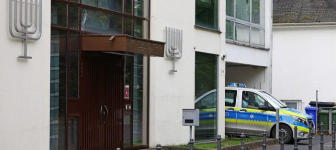 Germany: Synagogues Vandalized, Anti-Jewish Marches for Palestine Germany: Synagogues Vandalized, Anti-Jewish Marches for Palestine