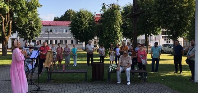 Šiaulių krašto bei Klaipėdos žydų bendruomenių atstovai dalyvavo Holokausto aukų pagerbime Ylakiuose