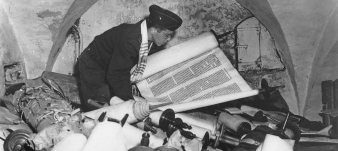 US Seizes Scrolls, Manuscripts Stolen from Jews during Holocaust